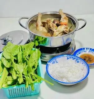 Hình ảnh Lẩu gà ớt hiểm không cay Size S tặng 1 chai nước sâm 