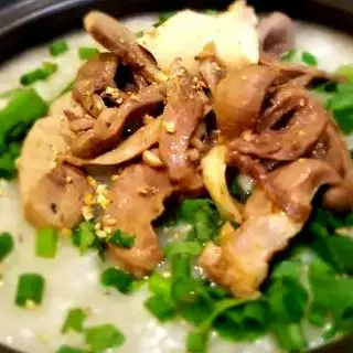 Hình ảnh Cháo tim heo thái miếng - quẩy