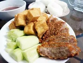 Hình ảnh Bún đậu chả cốm + Đồ uống