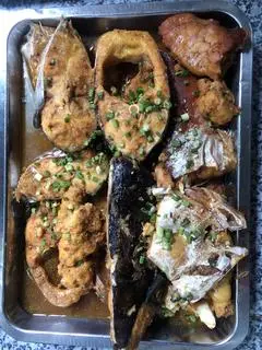 Hình ảnh Cơm cá basa kho