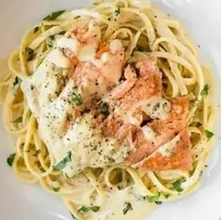 Hình ảnh Mì ý carbonara cá hồi