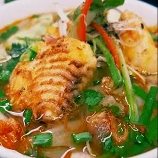Hình ảnh Bánh canh cá lóc chiên