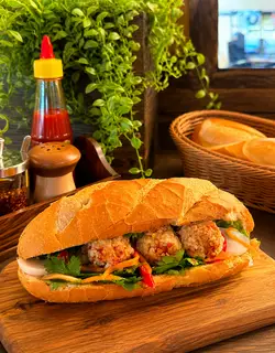 Hình ảnh Bánh mì xíu mại ổ
