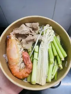 Hình ảnh Bún Thái tôm bò Mỹ