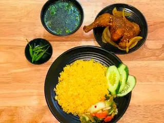 Hình ảnh Cơm Gà Chiên Mắm ( Lớn )