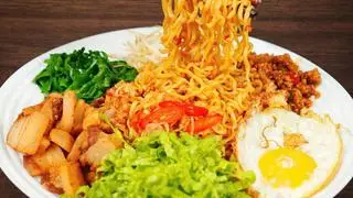 Hình ảnh MÌ TRỘN XÚC XÍCH TỐP MỠ 
