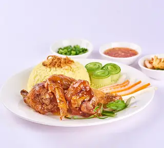 Hình ảnh Cơm chiên cánh gà chiên nước mắm