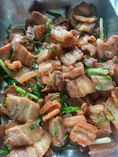 Hình ảnh ba chỉ cháy cạnh