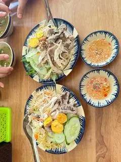 Hình ảnh Cơm gà Phú yên - xé lòng