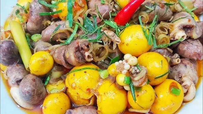 Hình ảnh cơm gỏi lòng 2 người ăn 