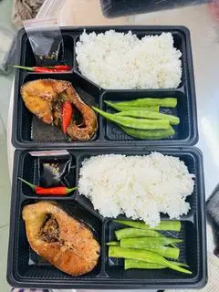 Hình ảnh Cơm cá basa kho