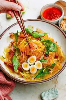 Hình ảnh Bánh tráng trộn thập cẩm