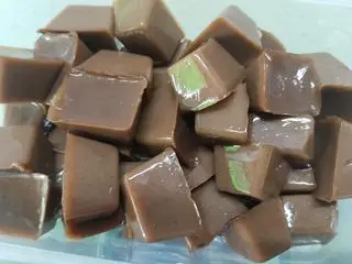 Hình ảnh thái đỏ pudding 