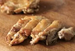 Hình ảnh Gà chiên cắt nhỏ