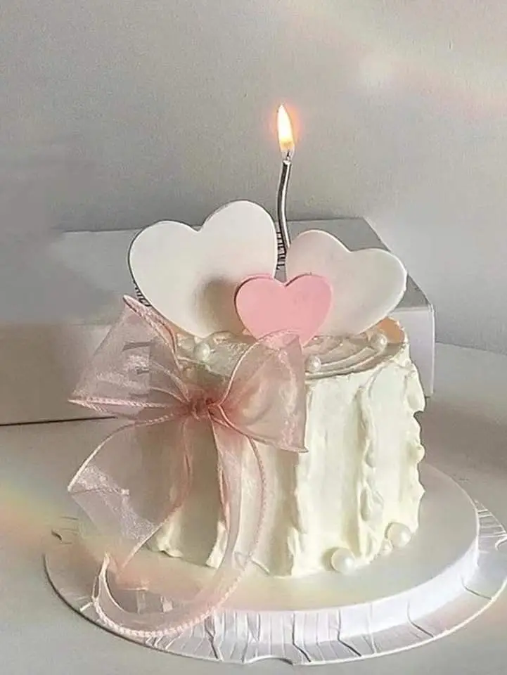 Hình ảnh Bánh kem 3 tim  20/10 women’s day