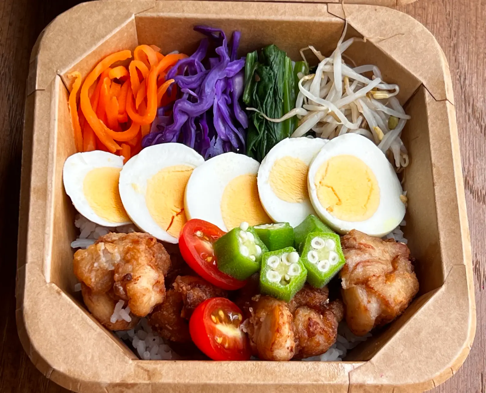 Hình ảnh CƠM THỊT GÀ CHIÊN SỐT TERRY