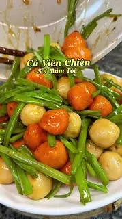 Hình ảnh Cá Viên Xúc Xích Xốt Bơ Tỏi 