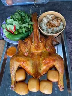 Hình ảnh Combo Gà Ta Nguyên Con Da Giòn + Xôi