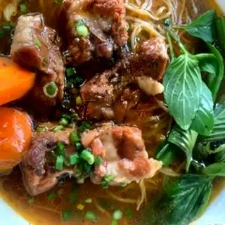 Hình ảnh Hủ tiếu mì sườn kho