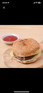 Hình ảnh Hamburger nhân bò trứng