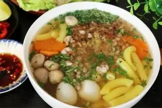 Hình ảnh Nui Thập Cẩm ( Xương - Giò Heo - Thịt - Bò Viên )
