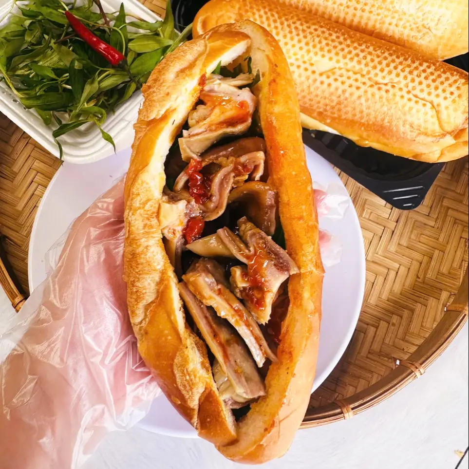 Hình ảnh Bánh mì phá lấu bao tử khìa nước dừa