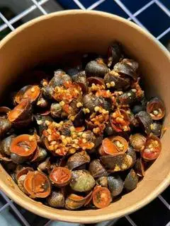 Hình ảnh 1/2 kg ốc dừa lớn pha cồ ( lắc muối ) 