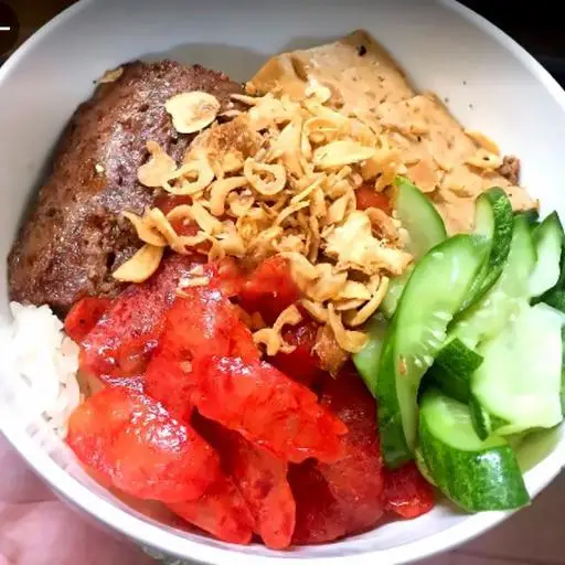 Hình ảnh Xôi pate - chả - lạp xưởng