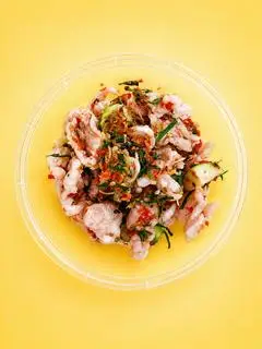 Hình ảnh Chân gà sốt thái phần 2 người
