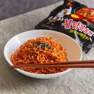 Hình ảnh Mì trộn sốt Samyang thập cẩm