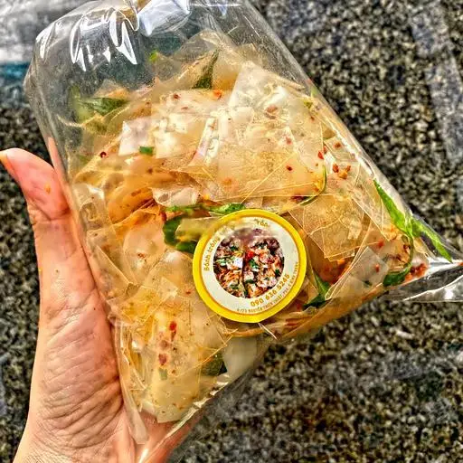 Hình ảnh Bánh tráng tỏi ớt - bịch lớn