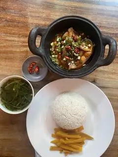 Hình ảnh Cơm cá hú kho tộ & Thịt