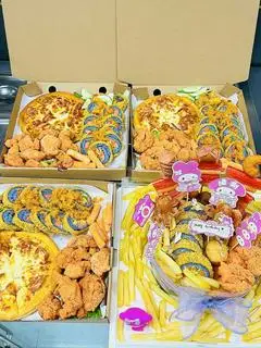Hình ảnh SET BOX PIZZA + GÀ VIÊN MIX TOKBOKKI + CƠM CUỘN CHIÊN GIÒN