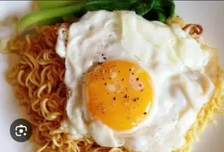 Hình ảnh Mì xào trứng