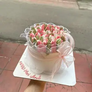 Hình ảnh bánh 12cm hoa tulip (màu ngẫu nhiên 2-3 người ăn)