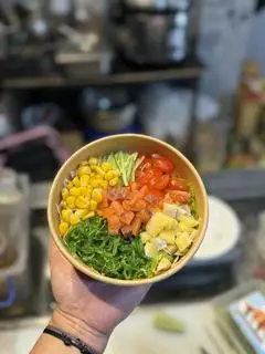 Hình ảnh Salad + Cơm Poke