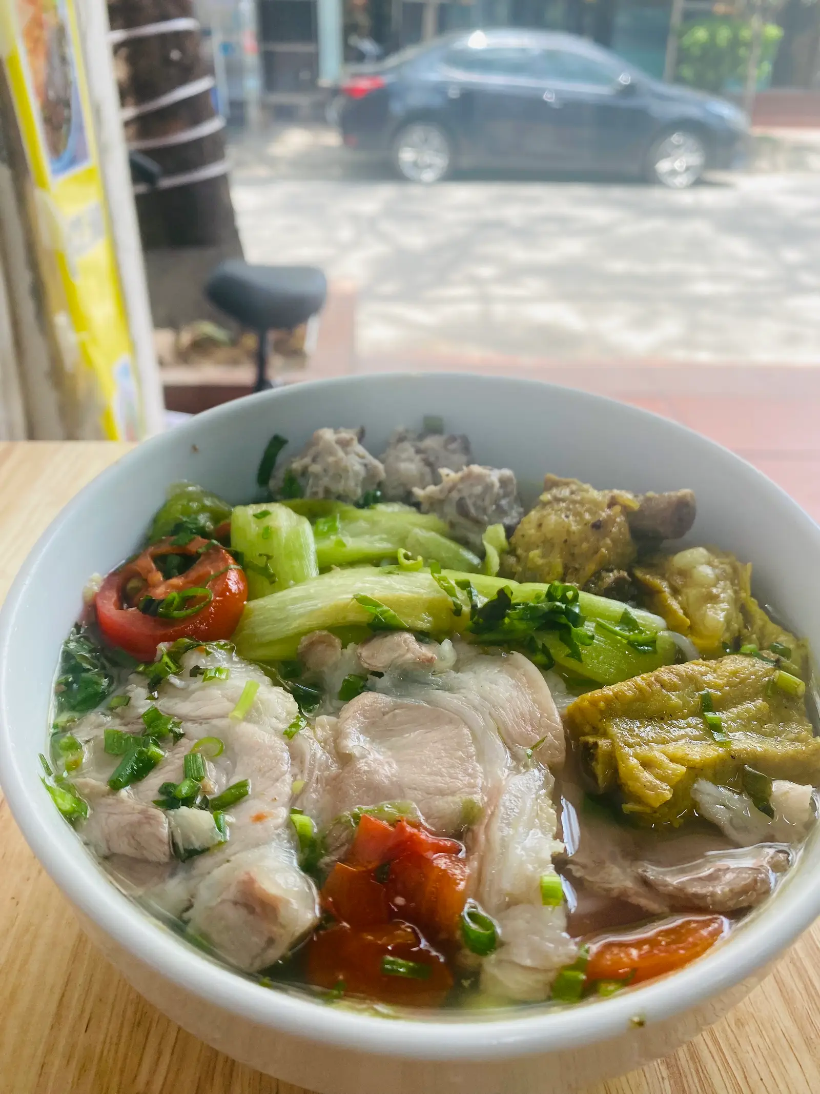 Hình ảnh bún sườn, mọc 