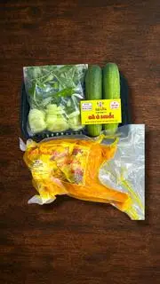 Hình ảnh Gà Ri Ủ Muối Nguyên Con (Để Nguyên Con) Ăn Lạnh