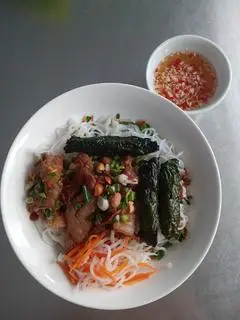 Hình ảnh bún thịt nướng+bò lá lốp