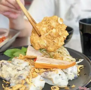 Hình ảnh Bánh cuốn đầy đủ