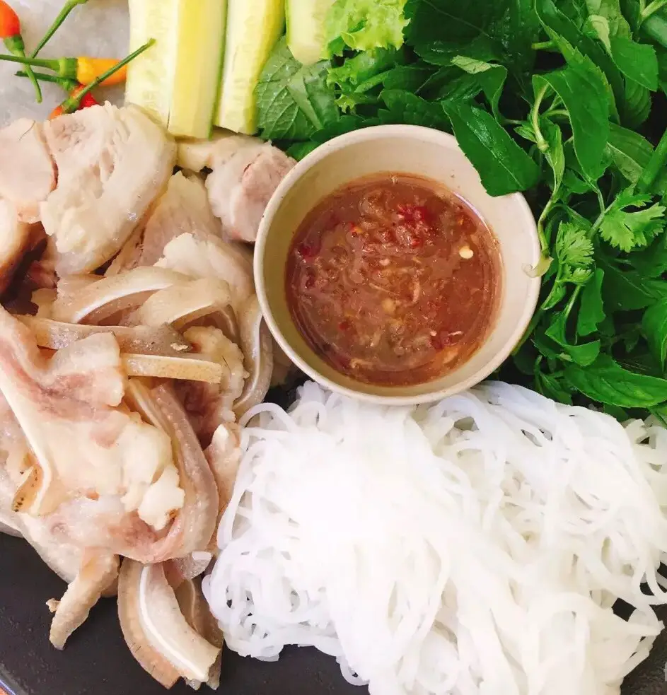 Hình ảnh Thịt luộc cuốn bánh tráng