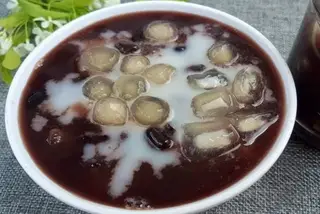 Hình ảnh Chè đậu đỏ cốt dừa