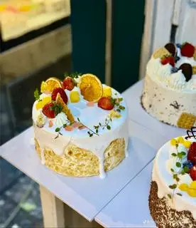 Hình ảnh Bánh Kem Bắp Size 12cm - Nữ Ngẫu Nhiên
