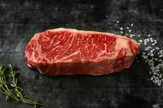 Hình ảnh Striploin - Thăn Ngoại 350g
