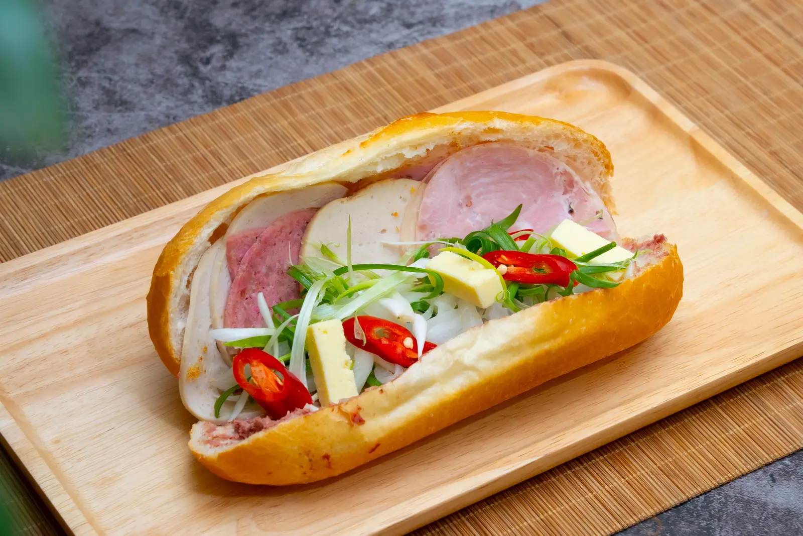 Hình ảnh Bánh mì thịt chả - Pork
