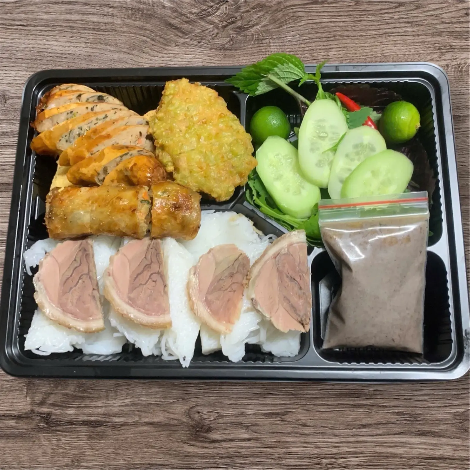 Hình ảnh Bún đậu mắm tôm đầy đủ
