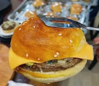Hình ảnh Bánh humberger bò phomai ngon