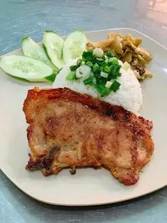 Hình ảnh Cơm tấm sườn cốt lết