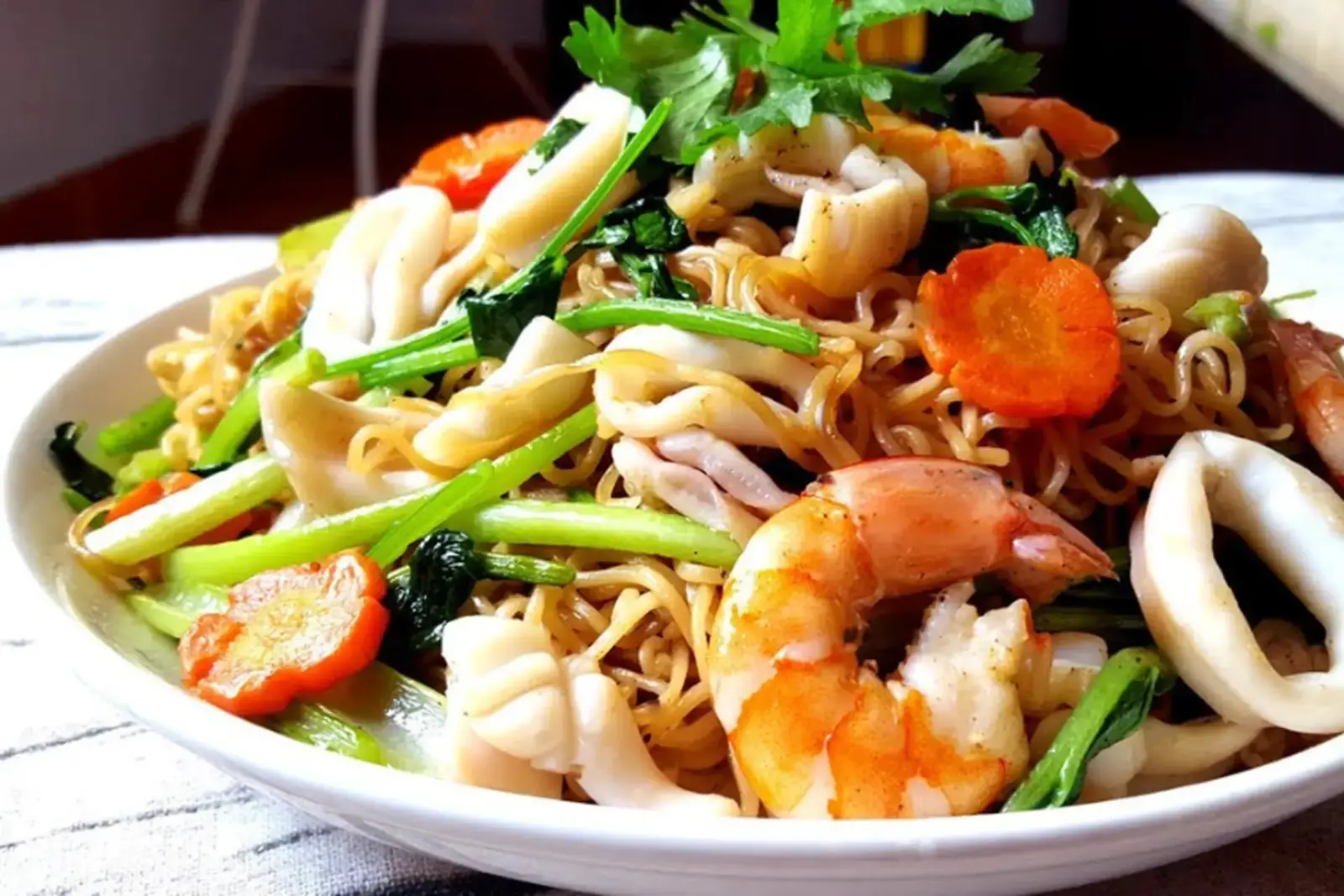 Hình ảnh Mì gói xào thập cẩm 