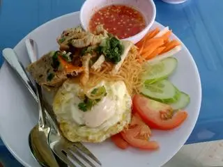 Hình ảnh cơm tấm chả bì